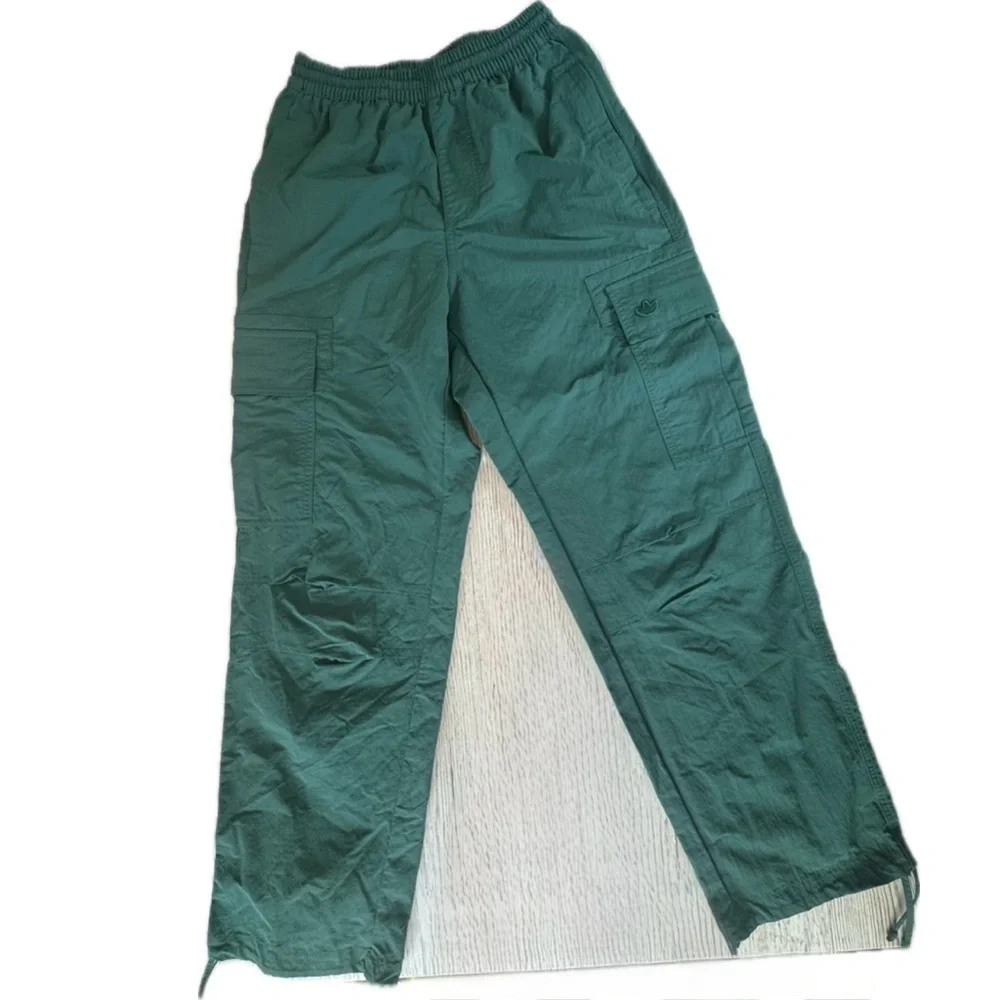 Adidas Nylon Ripstop Cargo Windbreaker Pants in Green Unisex Streetwear Men’s XS